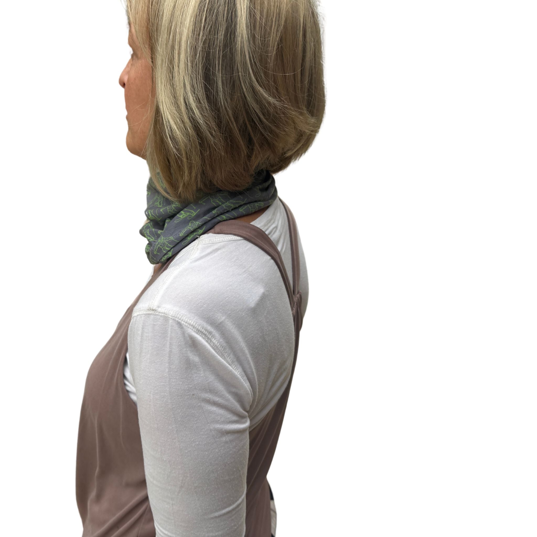 Trending neck gaiter for summer adventure. Stylish women accessories for all occasions. Best neck cover for layering.