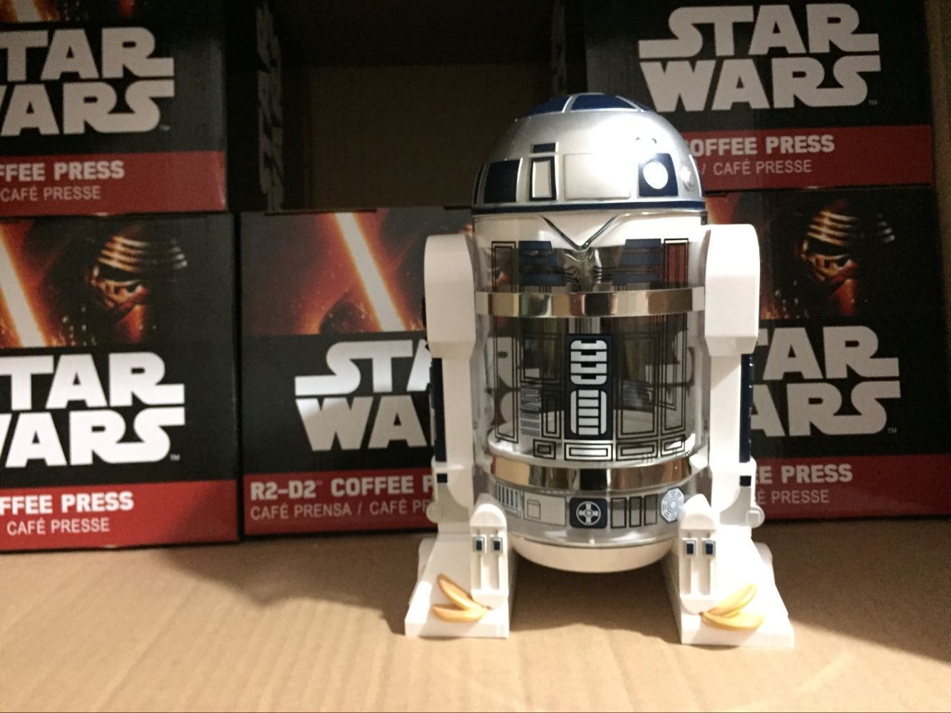 Star Wars coffee accessory. Robot coffee press. Star Wars gift idea. Coffee maker for geeks. Star Wars kitchen decor. French press with filter.