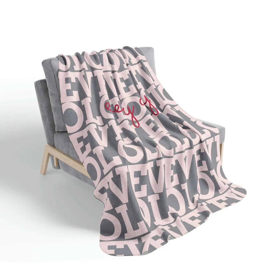 Can Accent Throws Transform a Boring Bedroom?