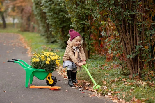 Enthusiastic About Smart Gardening? Eager Kids Learn and Grow with the Smart Planter - Best Gifter Ever
