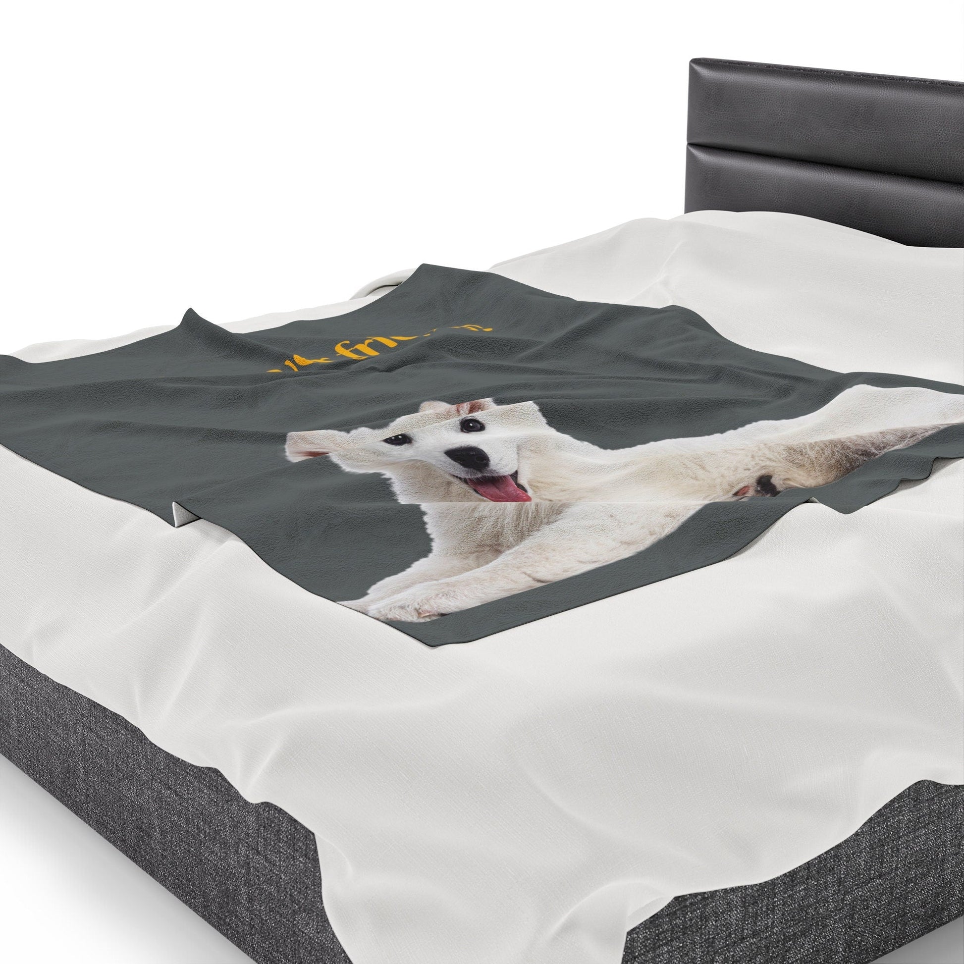 Comfortable blanket for winter. Lightweight blanket for outdoors.