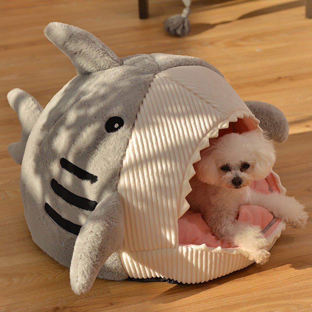 PET NEST - Shark - Shaped Bed for Cats and Dogs - Warm, Semi - Closed Design with Mat - Available in Blue and Grey - Best Gifter Ever: Everyday Items and Unique Gifts for Ski, Snowboard, Travel, and More
