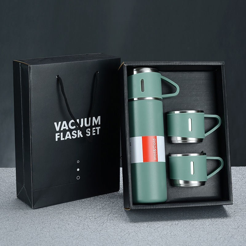 Portable stainless steel travel mug with vacuum insulation, ideal for office, commuting, and travel