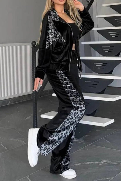 Machine Wash Cold. Tumble Dry Low. Made in China. High Standards of Quality. Craftsmanship.