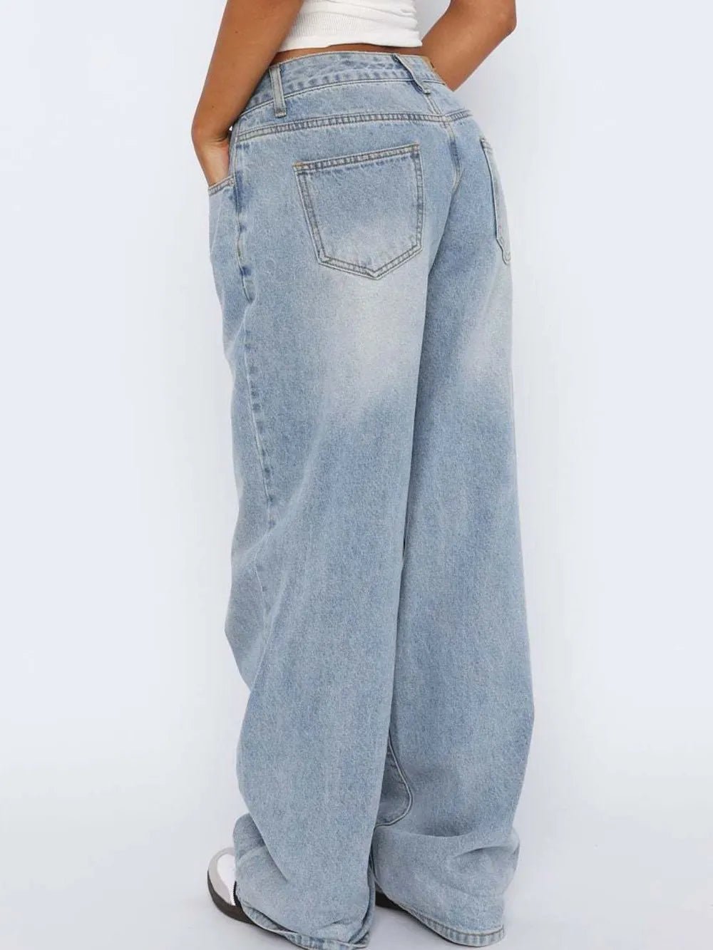Timeless jeans for modern wardrobes. Essential jeans for fashion lovers. Perfect fit for all body types. Versatile jeans for any occasion. Designer look with everyday comfort.